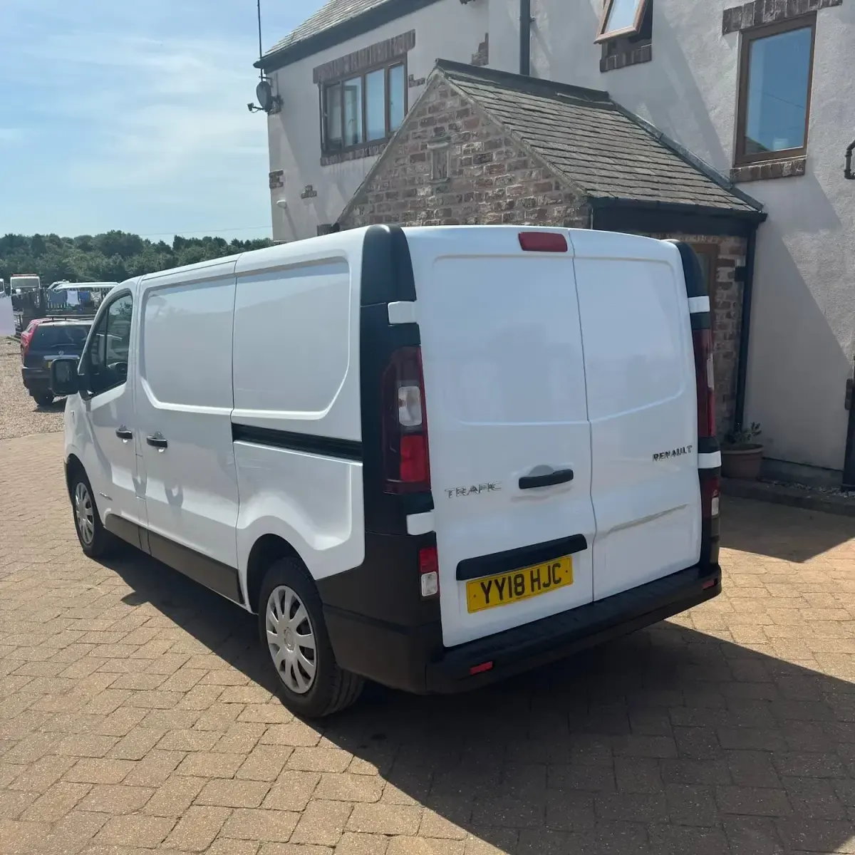 Second-hand Renault Trafic Business 125 CP (91 kW) 2018 Alb Monovolum