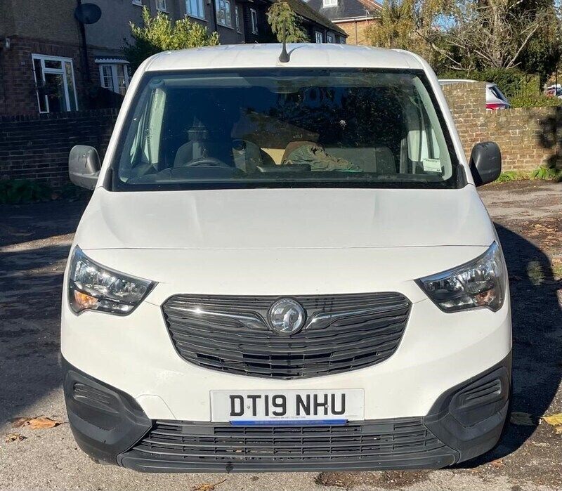 White Used 2019 Vauxhall Combo Edition MPV | £6,600 (Super price) - Image 1/4