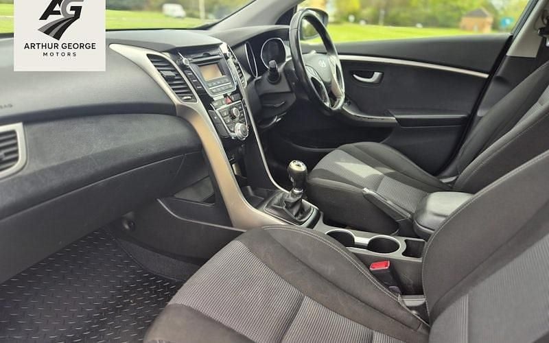 Usado Hyundai i30 Active 110 HP (80 kW) 2013 Cinzento Citadino