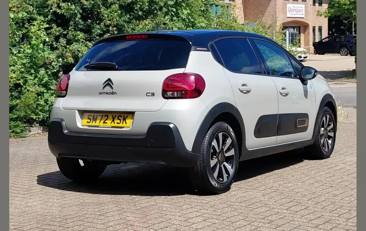 Used Citroën C3 PureTech 82 HP (60 kW) 2023 Beige Hatchback