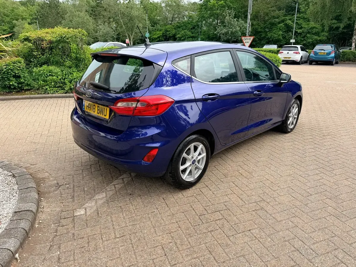Used Ford Fiesta Zetec 85 HP (62 kW) 2018 Blue Hatchback