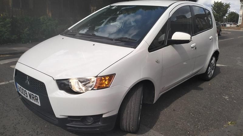 White Used 2009 Mitsubishi Colt Hatchback | £2,995 (Fair price) - Image 1/4