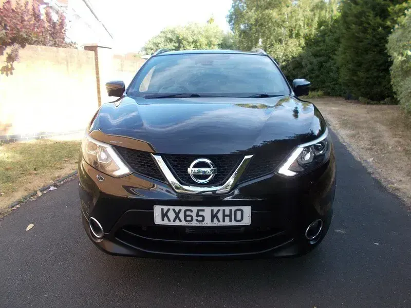Used Nissan Qashqai Tekna 130 HP (95 kW) 2016 Black SUV