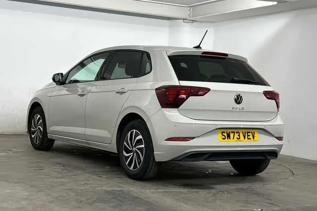 Używany VW Polo Life 95 KM (69 kW) 2024 Szary Hatchback