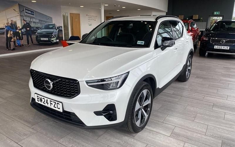 Used 2025 Volvo XC40 Plus SUV | £31,499 (Fair price) - Image 1/4
