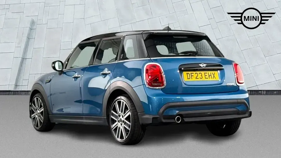 Used Mini Cooper Exclusive 134 HP (98 kW) 2023 Blue Hatchback
