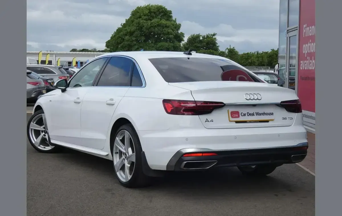 Used Audi A4 S-Line 161 HP (118 kW) 2020 White Sedan