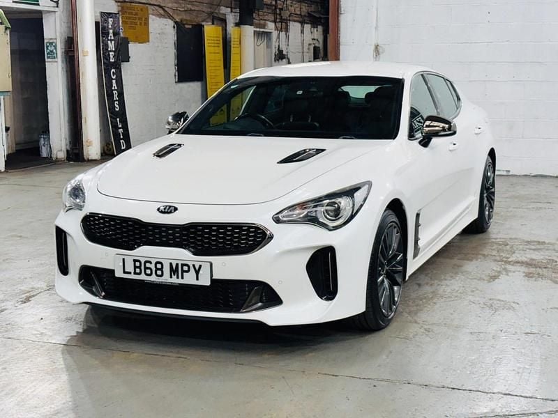 Used Kia Stinger GT-Line 197 HP (144 kW) 2019 White Hatchback