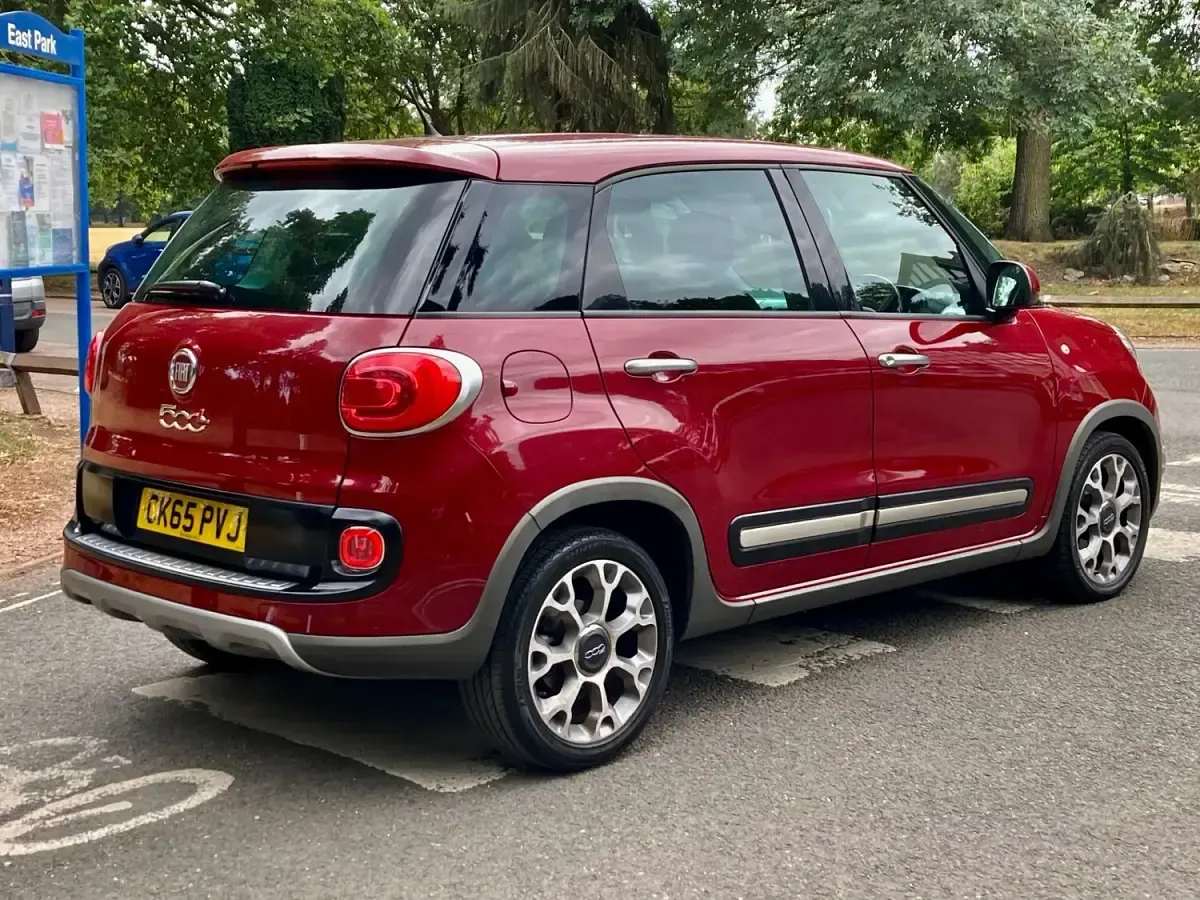 Used Fiat 500L Trekking 85 HP (62 kW) 2015 Red MPV