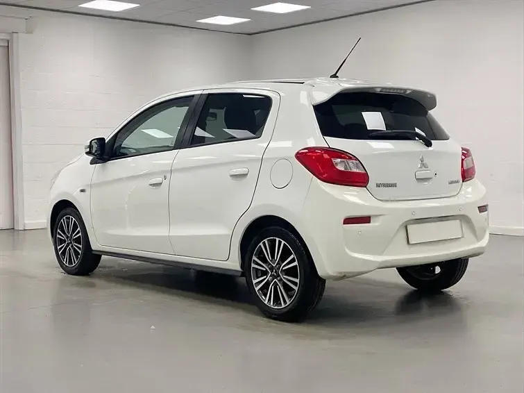 Used Mitsubishi Mirage 79 HP (58 kW) 2016 White Hatchback