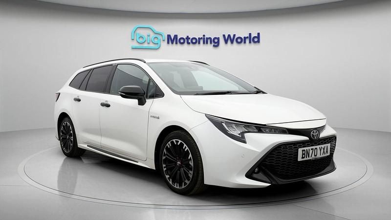 White Used 2020 Toyota Corolla Sport Estate | £17,800 (Fair price) - Image 1/4