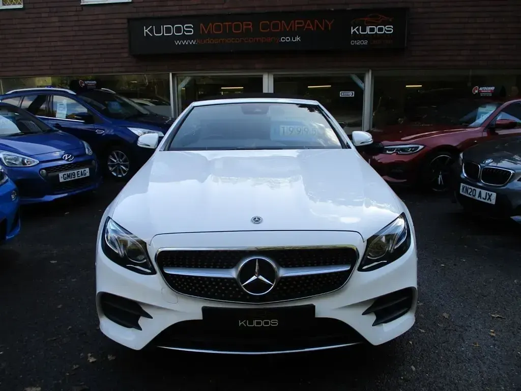 Usado Mercedes E300 AMG line 245 HP (180 kW) 2017 Branco Cabrios