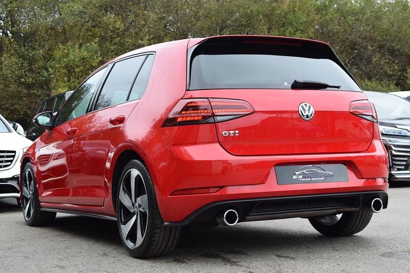 Usado VW Golf VII GTI 2017 Vermelho Citadino