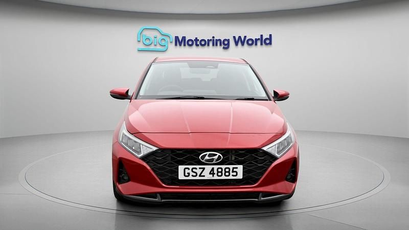 Used Hyundai i20 Premium 101 HP (74 kW) 2022 Red Hatchback