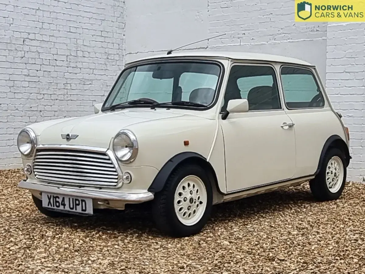 Used Rover Mini 63 HP (46 kW) 2000 White Sedan