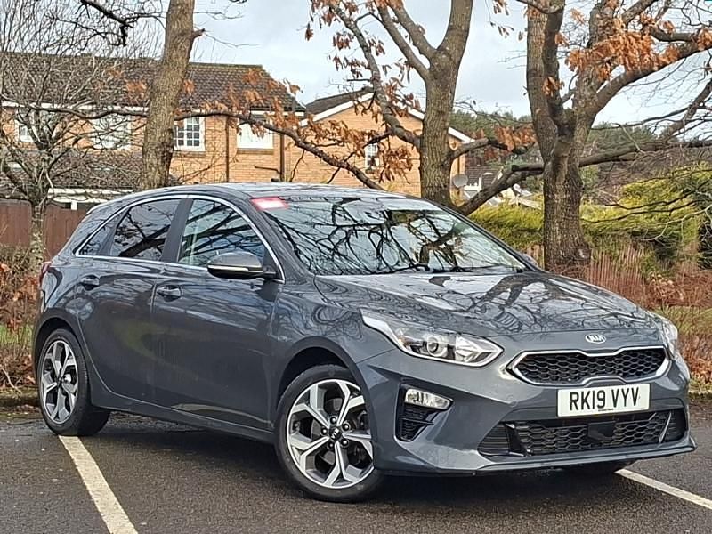 Used Kia Ceed 114 HP (83 kW) 2019 Grey Hatchback