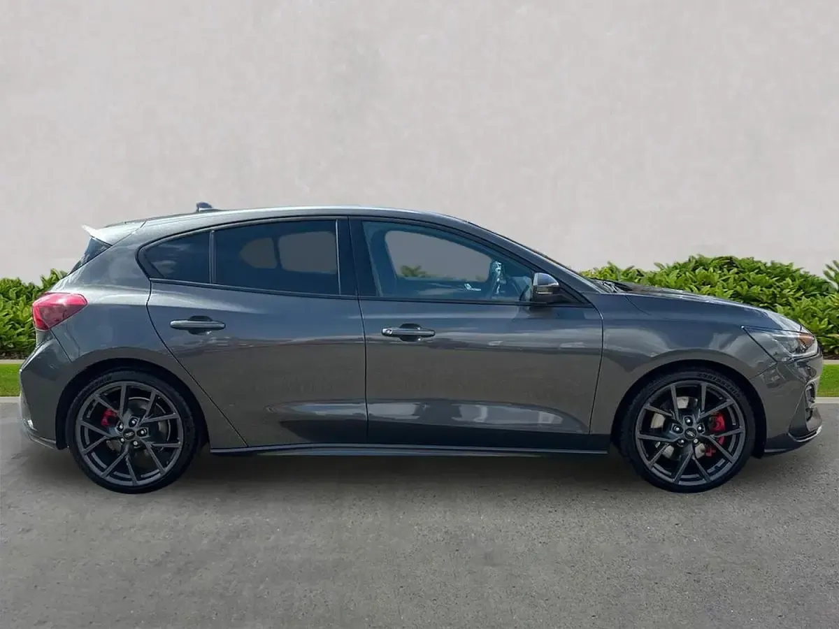 Used Ford Focus ST 280 HP (205 kW) 2023 Grey Hatchback