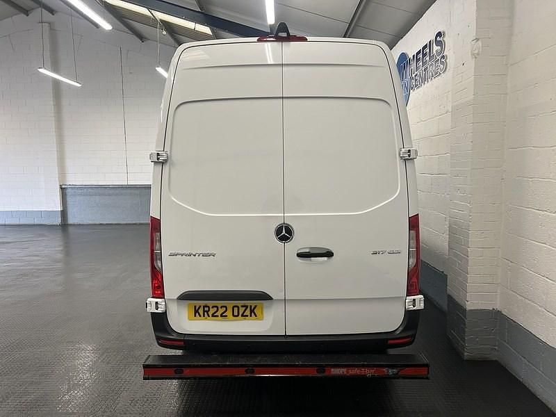 Begagnad Mercedes Sprinter Progressive 2022 Vit Van