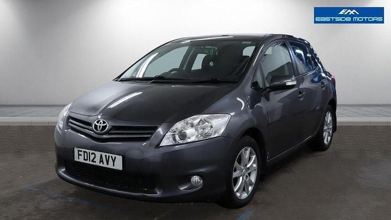 Used Toyota Auris 132 HP (97 kW) 2012 Grey Hatchback