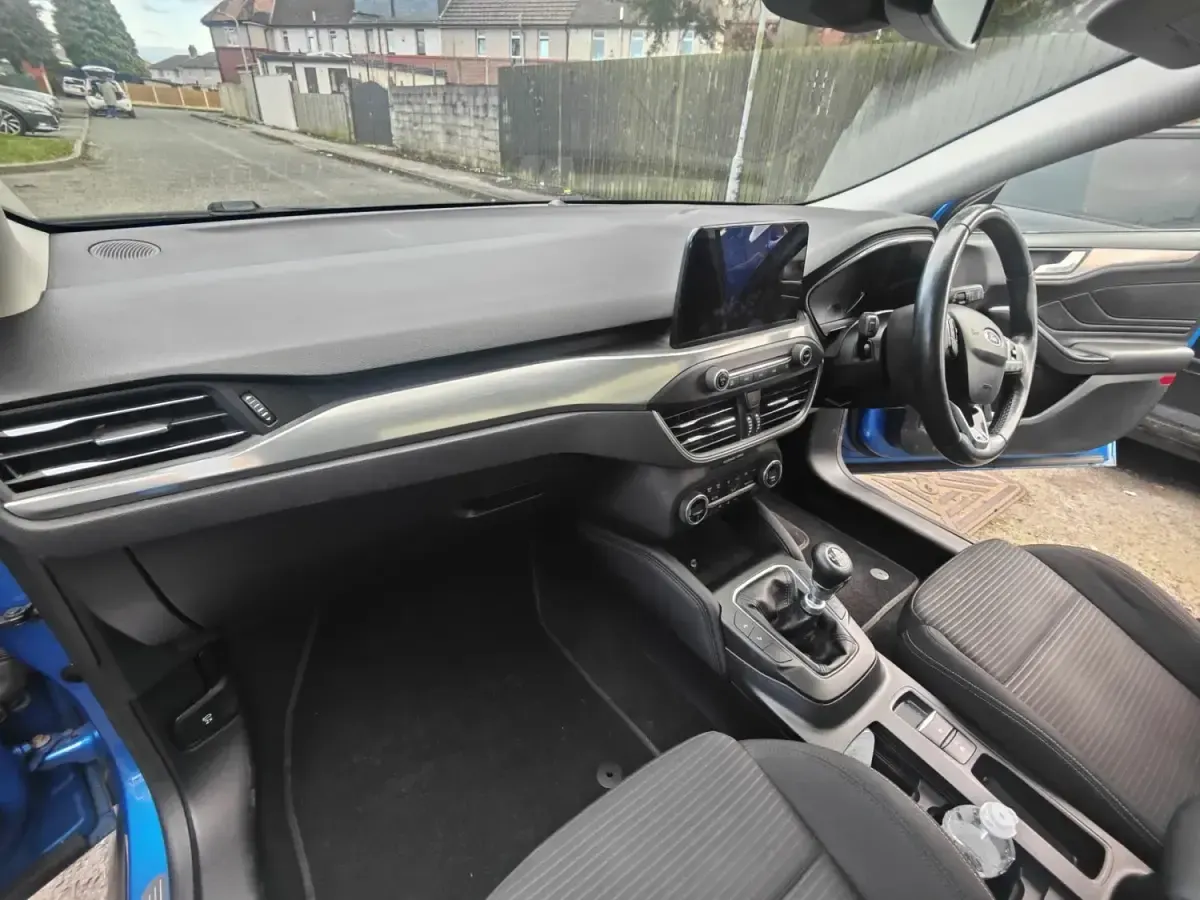Usado Ford Focus Titanium 120 HP (88 kW) 2019 Azul Carrinha