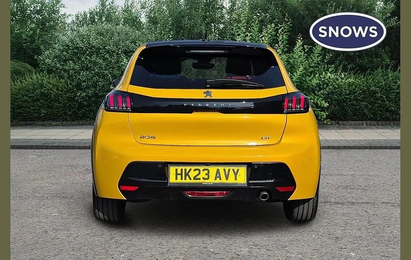 Used Peugeot 208 GT 102 HP (75 kW) 2023 Yellow Hatchback