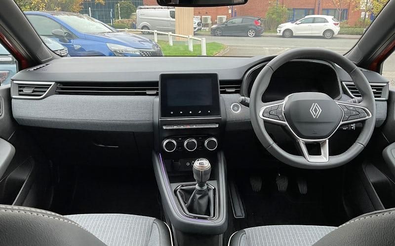 Used Renault Clio V Techno 90 HP (66 kW) 2025 Hatchback