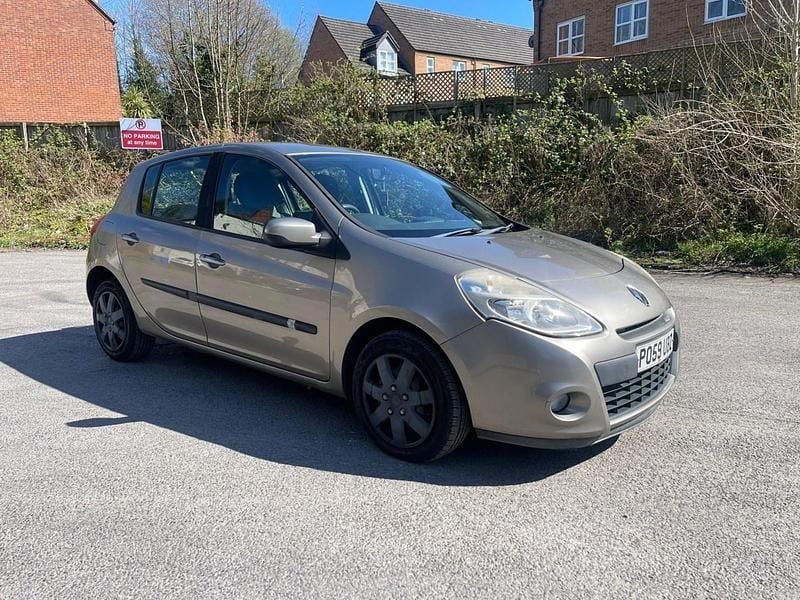 Used Renault Clio II Expression 2010 Beige Hatchback