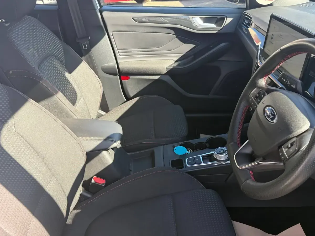 Usado Ford Focus ST-Line 115 HP (84 kW) 2023 Branco Citadino