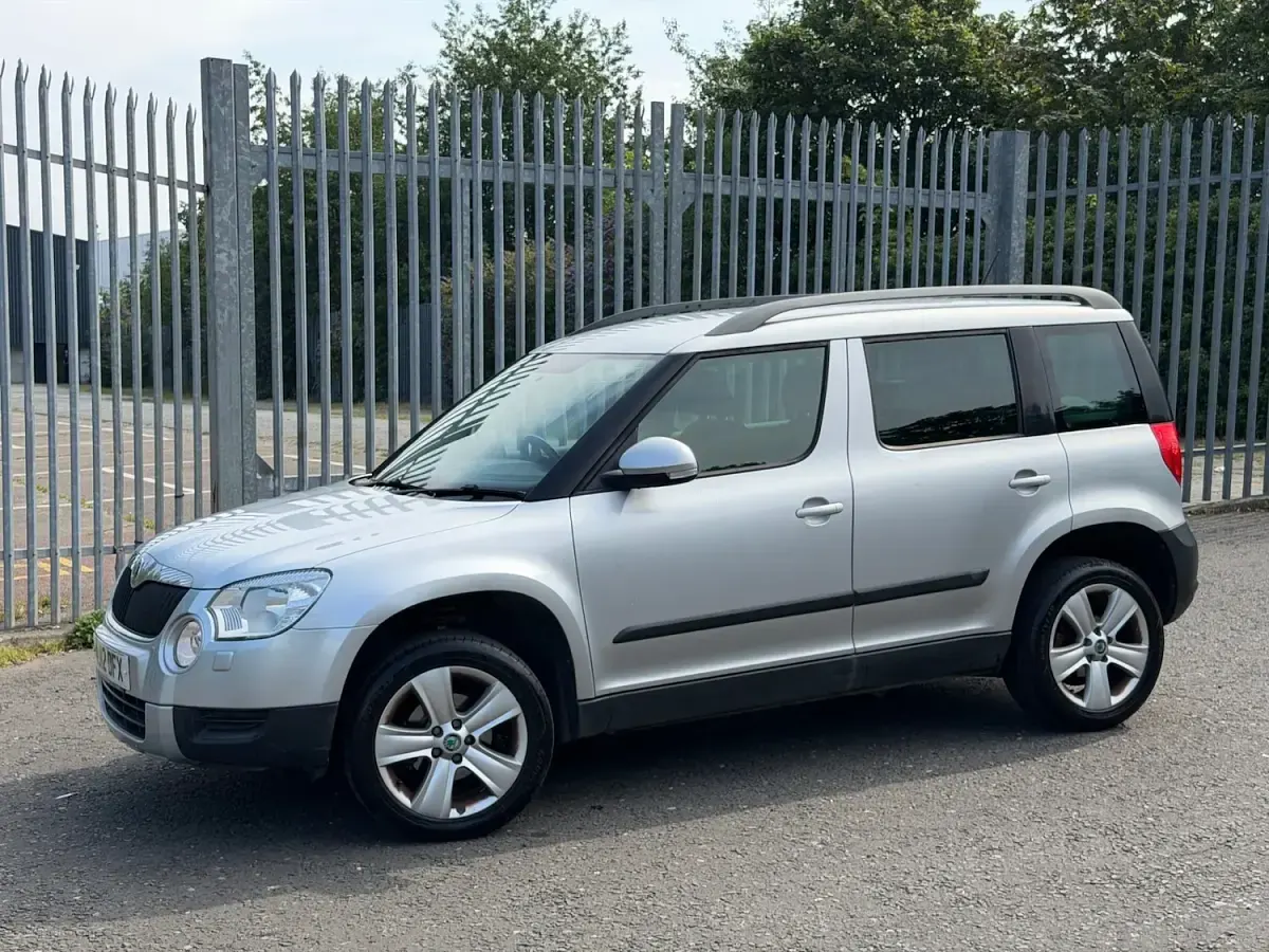 Used Skoda Yeti SE 105 HP (77 kW) 2012 Silver SUV