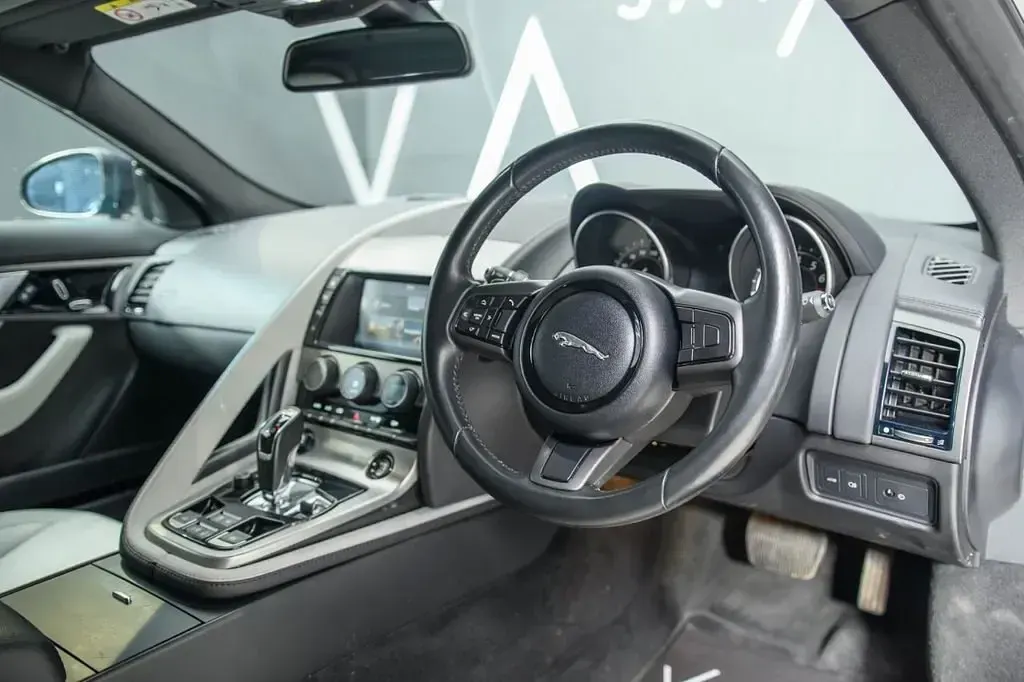 Usado Jaguar F-Type S 340 HP (250 kW) 2016 Azul Cabrios