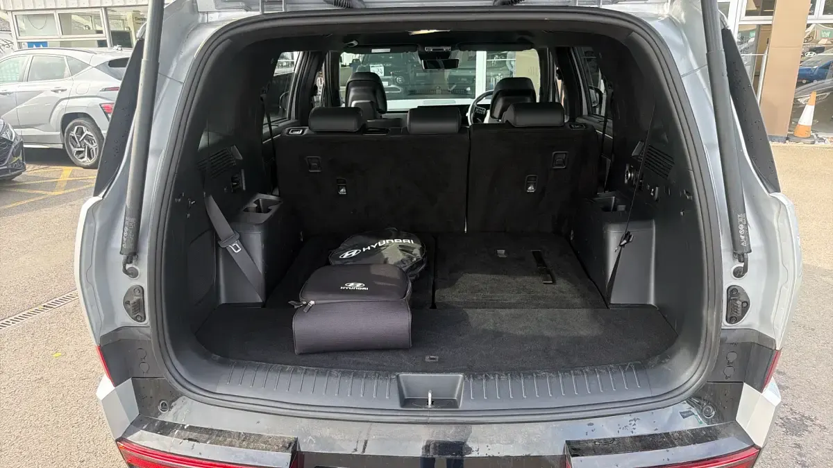 Used Hyundai Santa Fe 253 HP (186 kW) 2024 Silver SUV