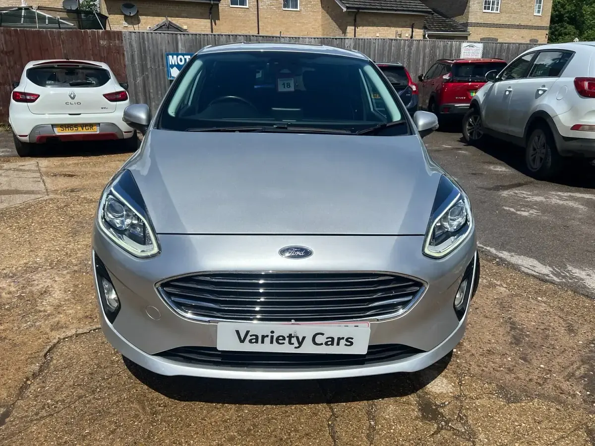 Used Ford Fiesta Titanium 100 HP (73 kW) 2018 Silver Hatchback