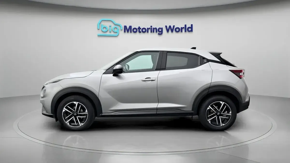 Used Nissan Juke N-Connecta 114 HP (83 kW) 2024 Silver SUV