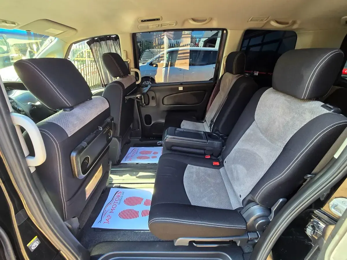 Used Nissan Serena 2025 Black MPV
