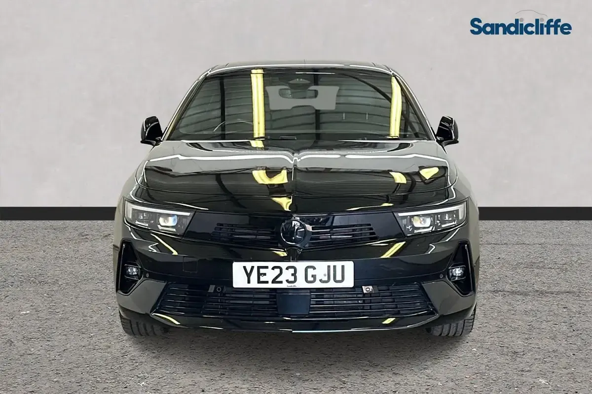 Used Vauxhall Astra Ultimate 130 HP (95 kW) 2025 Black Hatchback