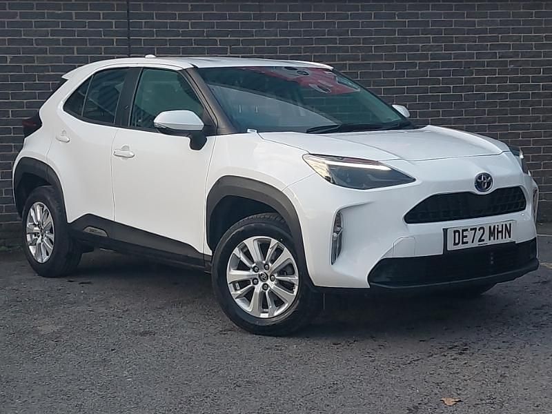 White Used 2022 Toyota Yaris Hybrid Estate | £16,998 (Super price) - Image 1/4