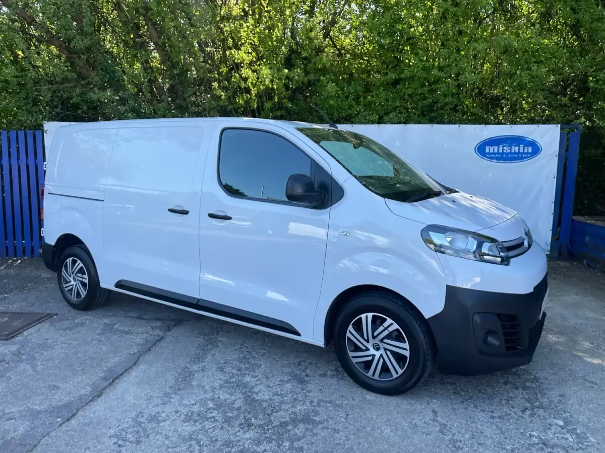 Używany Citroën Dispatch 2023 Biały Minivan