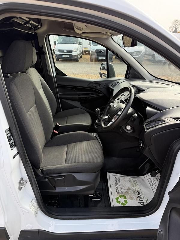 Used Ford Transit Connect Trend 100 HP (73 kW) 2018 White MPV