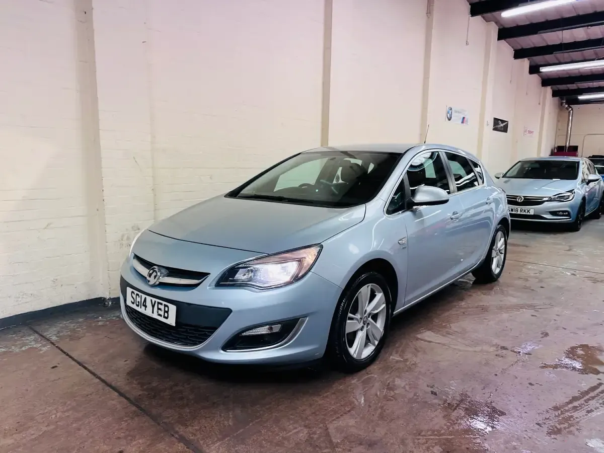 Used Vauxhall Astra SRi 2014 Silver Hatchback