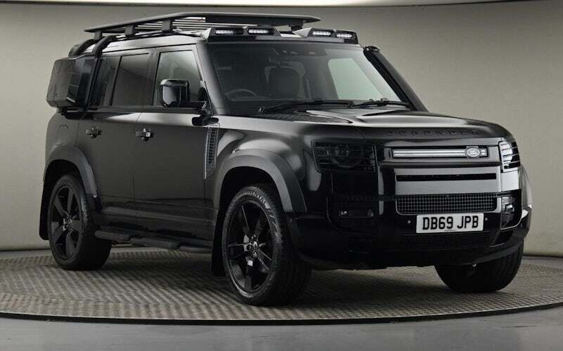 Exterior paint santorini black Used 2023 Land Rover Defender HSE Dynamic SUV | £66,000 (Good price) - Image 1/4