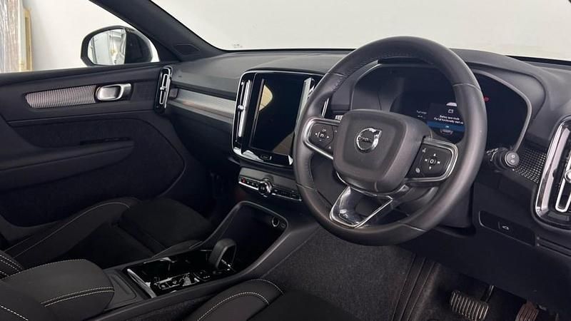Usado Volvo XC40 Plus 2025 Preto SUV