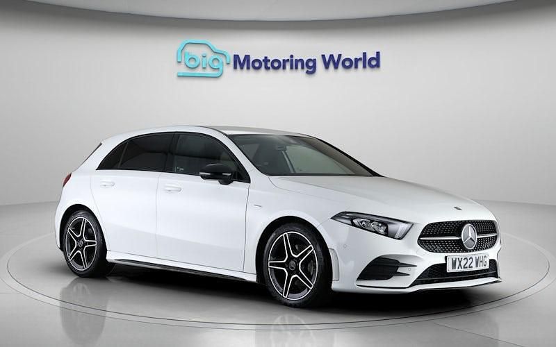Used Mercedes A180 Executive 136 HP (100 kW) 2022 White Hatchback