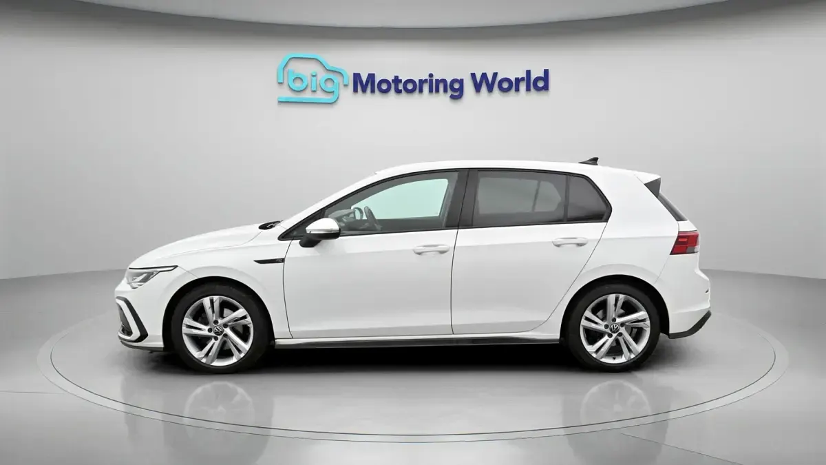 Used VW Golf VIII R-line 148 HP (108 kW) 2023