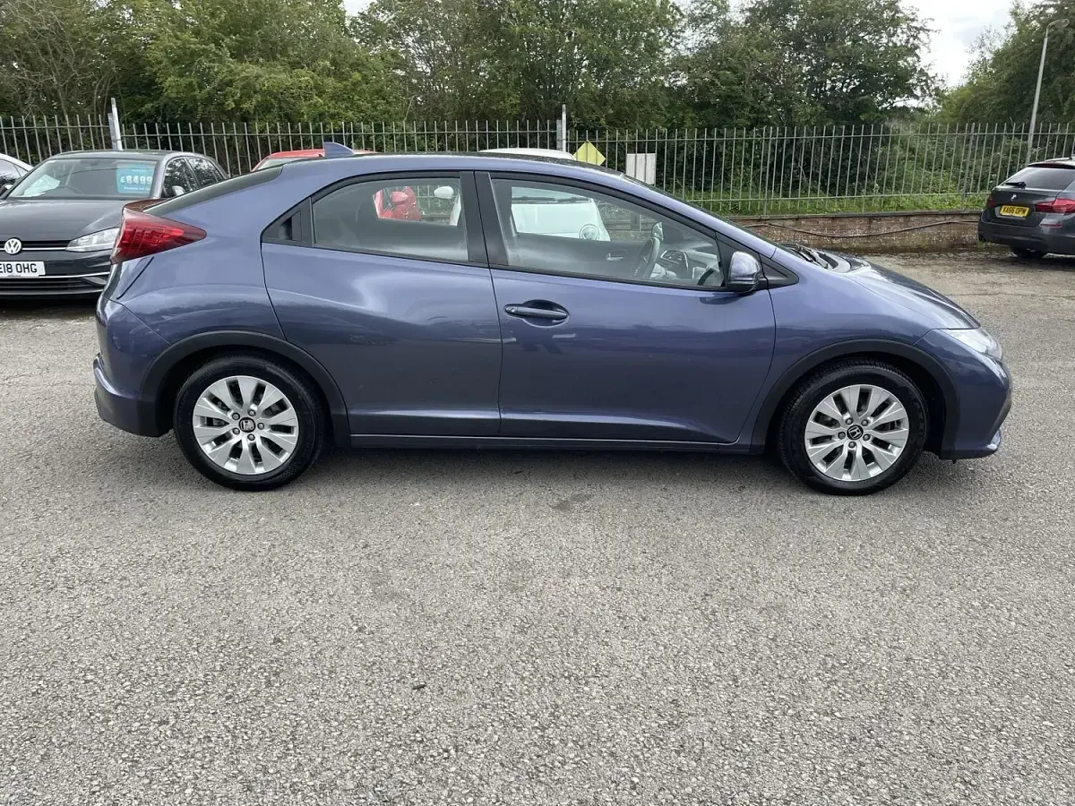 Used Honda Civic SE Plus 120 HP (88 kW) 2014 Blue Hatchback