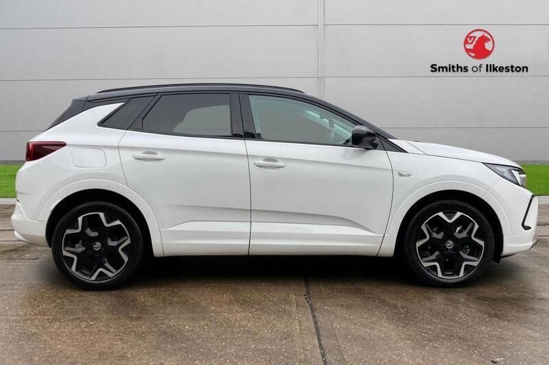 White Used 2024 Vauxhall Grandland X Ultimate SUV | £17,995 (Good price) - Image 1/4
