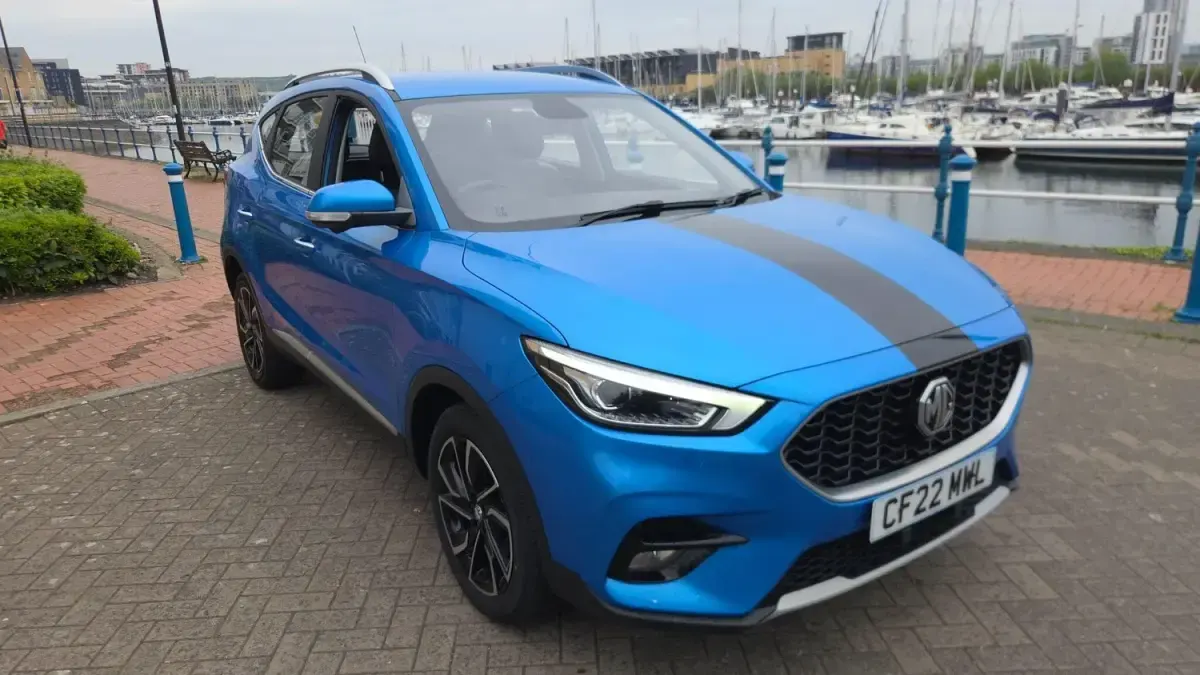 Usado MG ZS Exclusive 106 HP (77 kW) 2022 Azul SUV