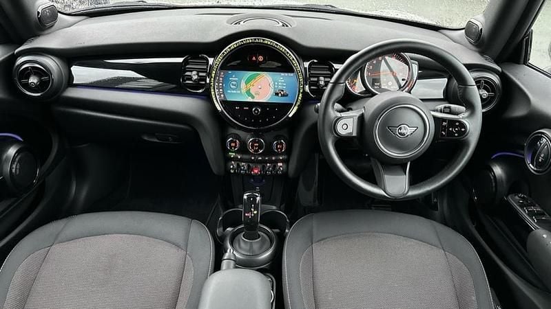 Used Mini Cooper Classic 134 HP (98 kW) 2023 Silver Hatchback