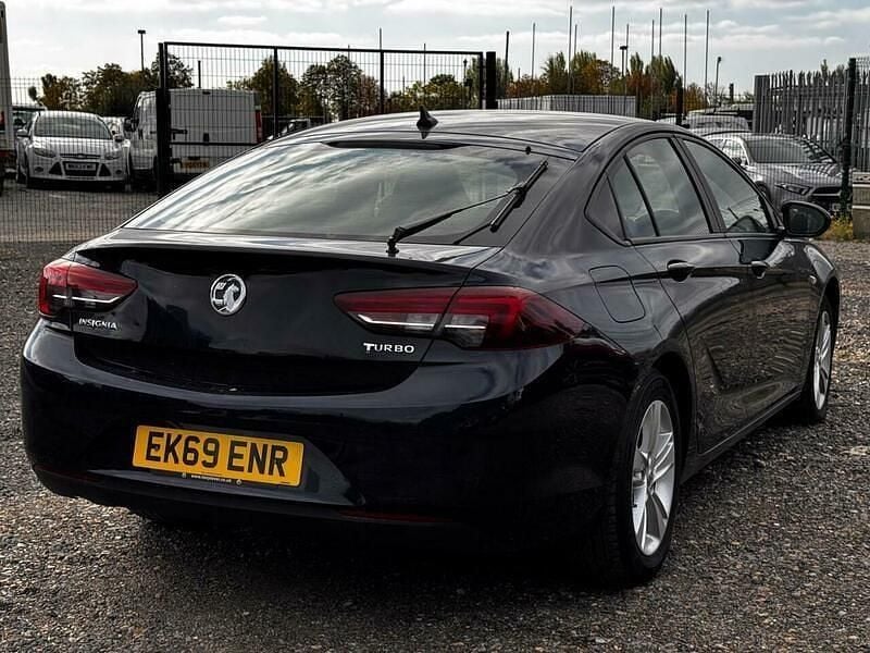 Used Vauxhall Insignia Design Edition 2019 Blue Hatchback