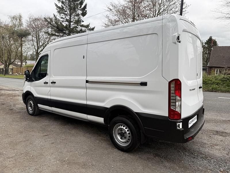 Begagnad Ford Transit 130 HK (95 kW) 2021 Vit Van