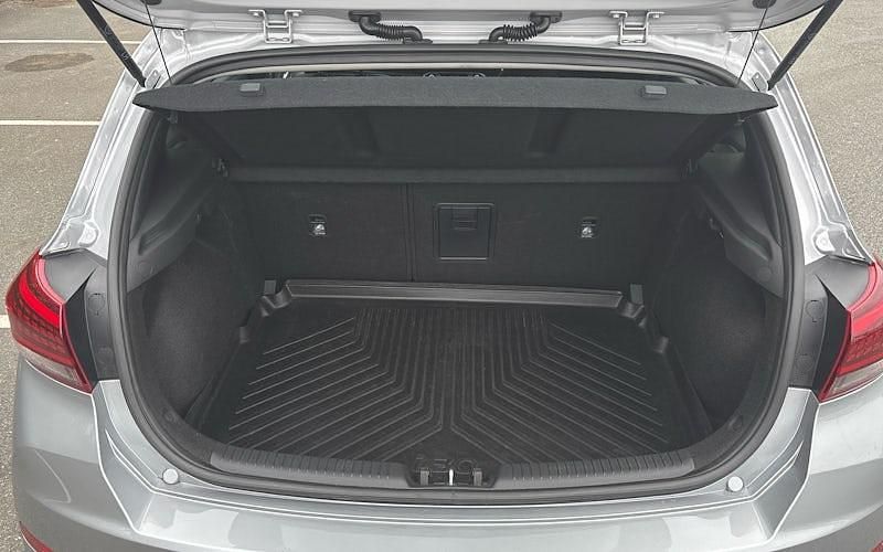 Used Hyundai i30 Premium 120 HP (88 kW) 2024 Hatchback